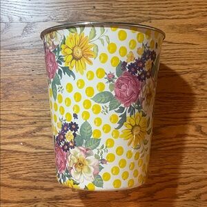 MacKenzie-Childs White Base with Logo